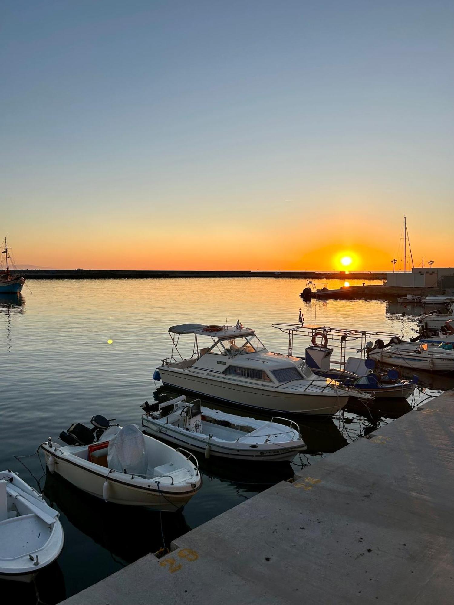 Ocean View Studios And Luxury Rooms Plomari Eksteriør bilde