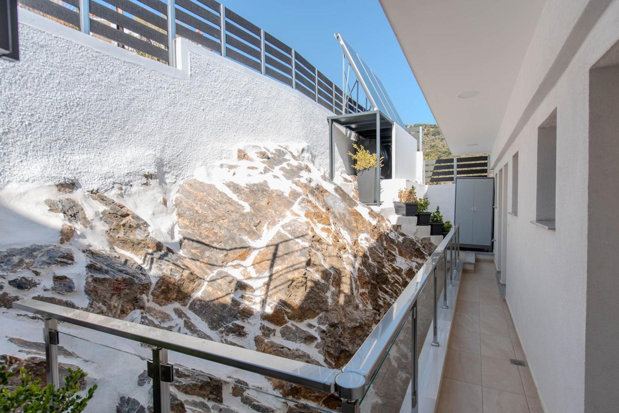 Ocean View Studios And Luxury Rooms Plomari Eksteriør bilde