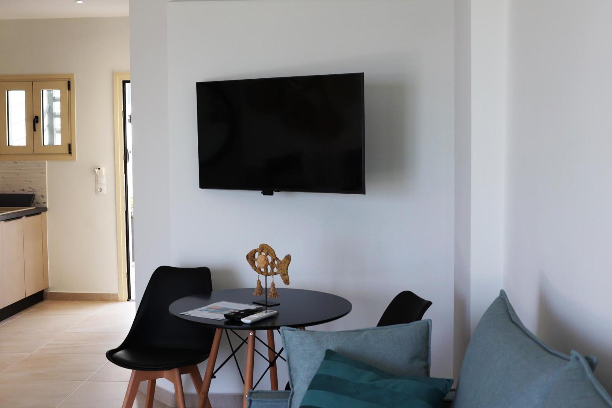 Ocean View Studios And Luxury Rooms Plomari Eksteriør bilde