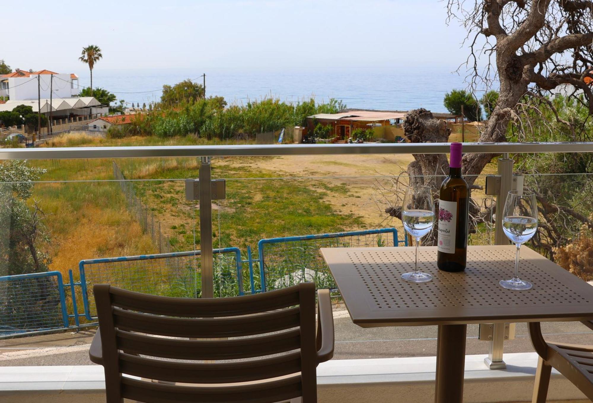 Ocean View Studios And Luxury Rooms Plomari Eksteriør bilde